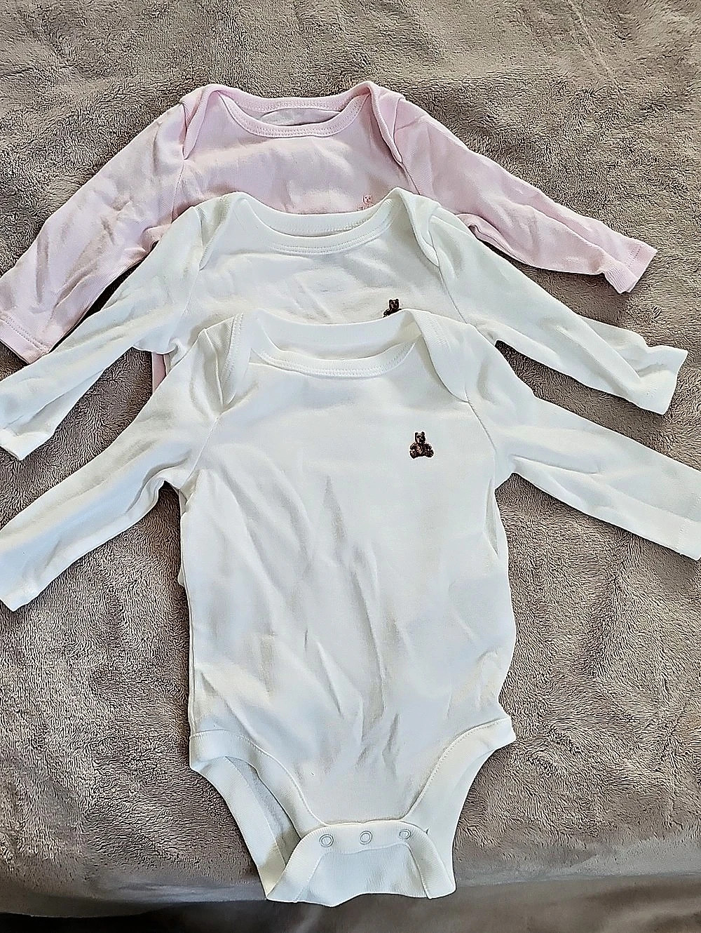 baby gap Long Sleeve Bodysuit 3-Pack in White & Pink Like New